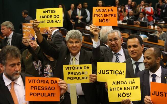 Conselho de Ética aprovou relatório de Marcos Rogério, que defendeu a cassação do mandato de Eduardo Cunha