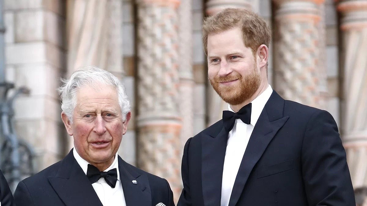 O príncipe Harry não recebeu a visita do pai e do irmão durante o evento