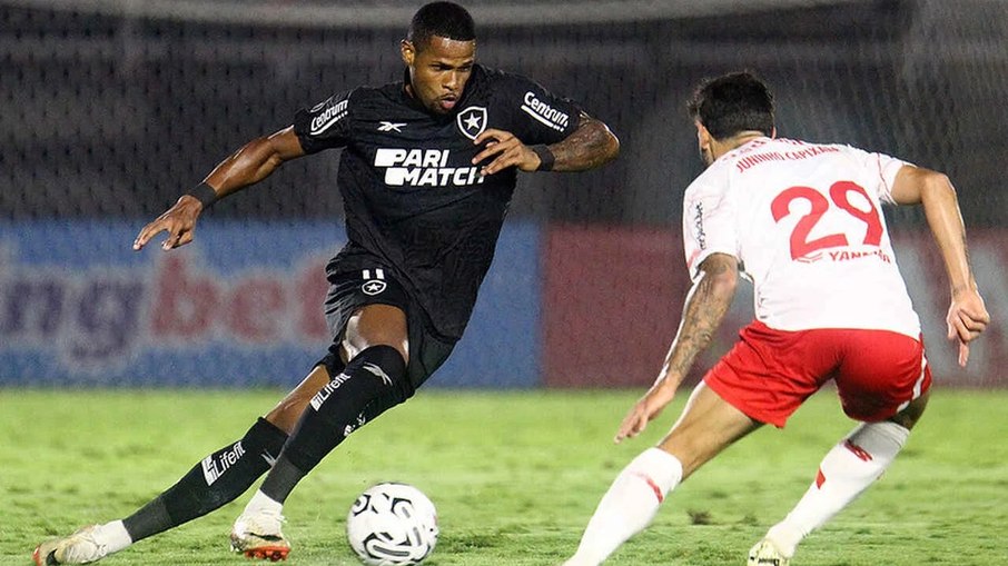 Júnior Santos vive grande fase pelo Botafogo