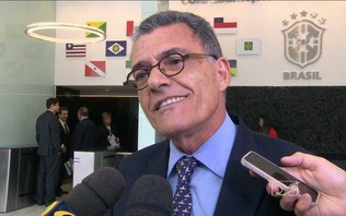 CBF: Sarney toma posse e diz que convocará eleições com urgência