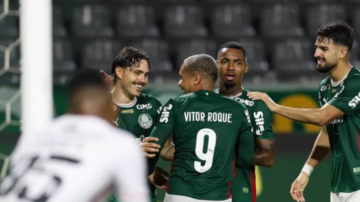 Estrela do Palmeiras se naturaliza para defender Paraguai na Copa