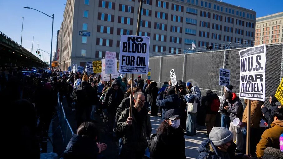 Protesto organizado em frente ao local onde Nicolás Maduro está detido