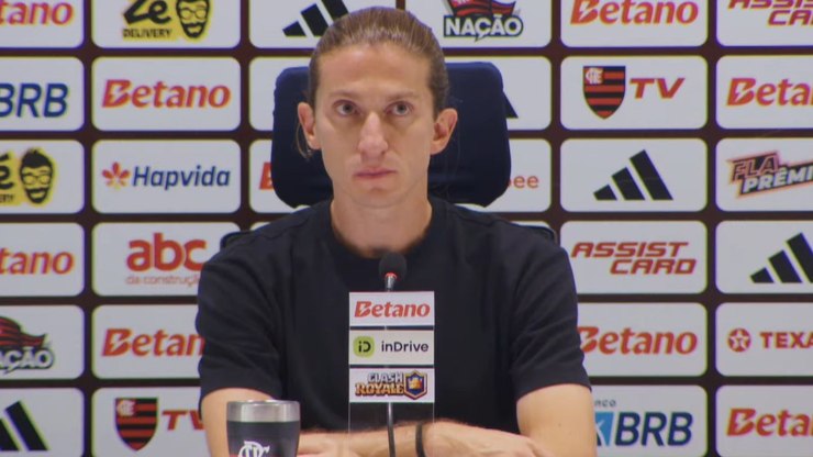 Filipe Luís fala sobre título do Brasileiro: "Focado no presente"