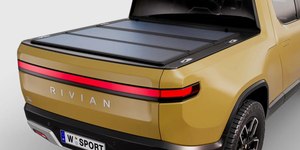 Rivian R1T agora tem opção de capota que gera eletricidade