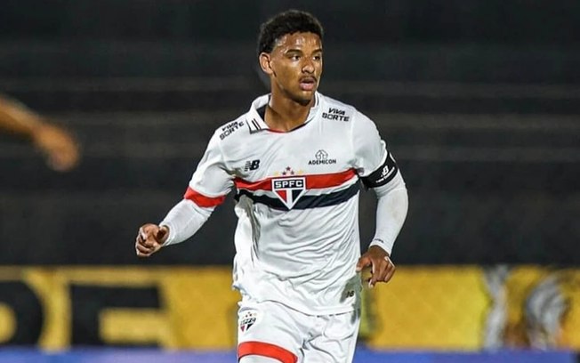 Hugo Leonardo brilha pelo Mito HollyHock com duas assistências Hugo Leonardo brilha pelo Mito HollyHock com duas assistências