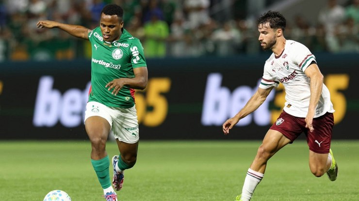 Arias ignora vaias e celebra vitória do Palmeiras: "Especial"