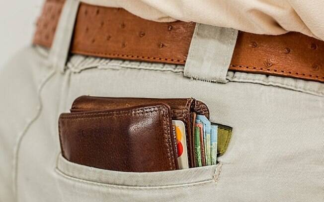 Sem dinheiro, o homem encontrou uma solução para pagar sua multa: roubar a carteira de uma mulher 