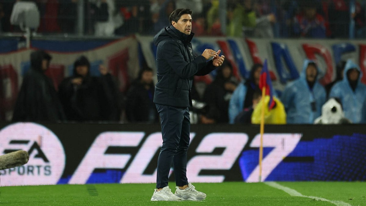 Abel Ferreira rebate críticas e desabafa: 'Futebol está doente' Abel Ferreira rebate críticas e desabafa: 'Futebol está doente'
