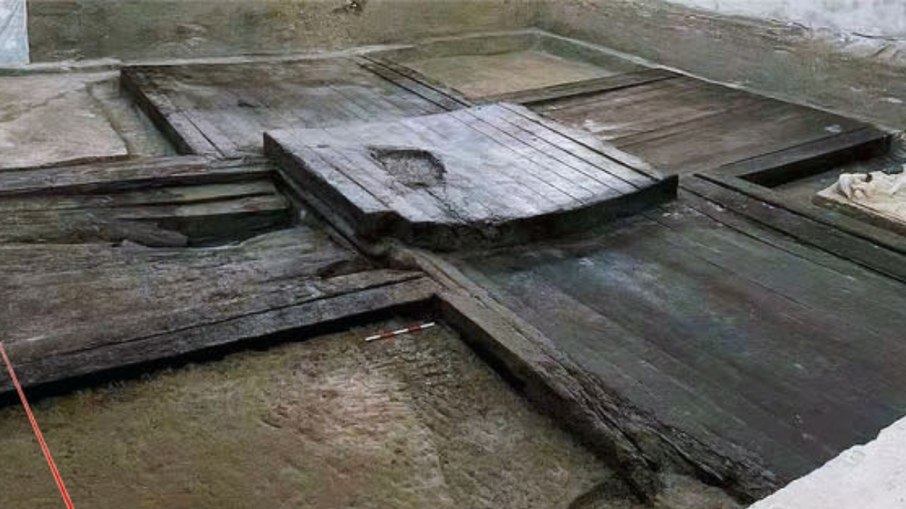 Materiais de 2.200 anos foram encontrados em uma tumba no sítio arqueológico de Wuwangdun Materiais de 2.200 anos foram encontrados em uma tumba no sítio arqueológico de Wuwangdun