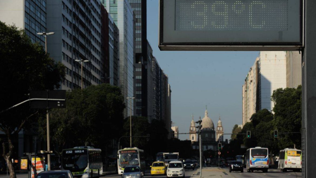 Termômetro no Rio marca 39º