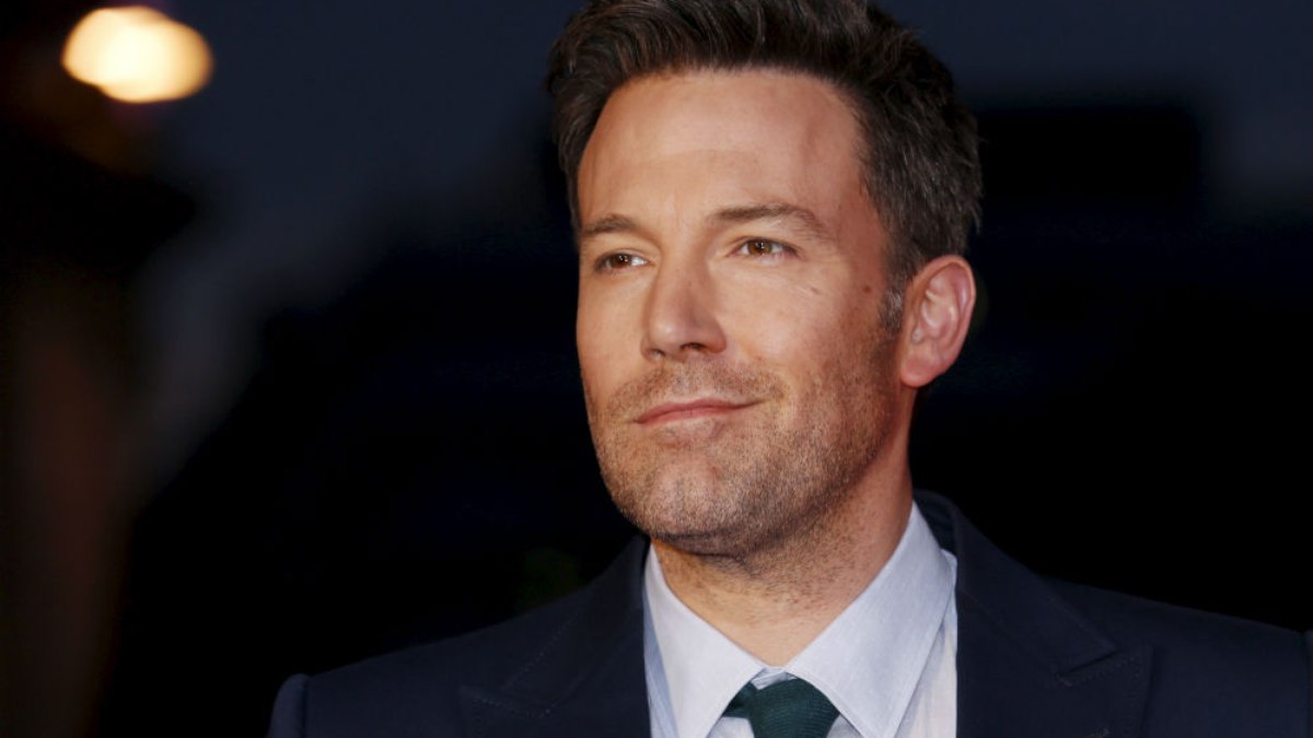 Ben Affleck vive crise no relacionamento com Jennifer Lopez desde maio 