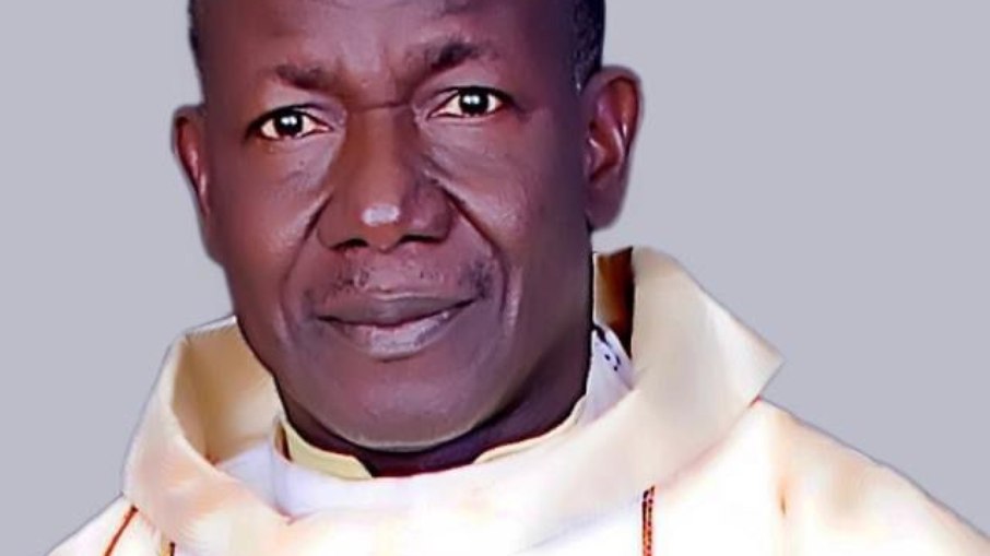 Padre católico morre queimado em residência paroquial na Nigéria