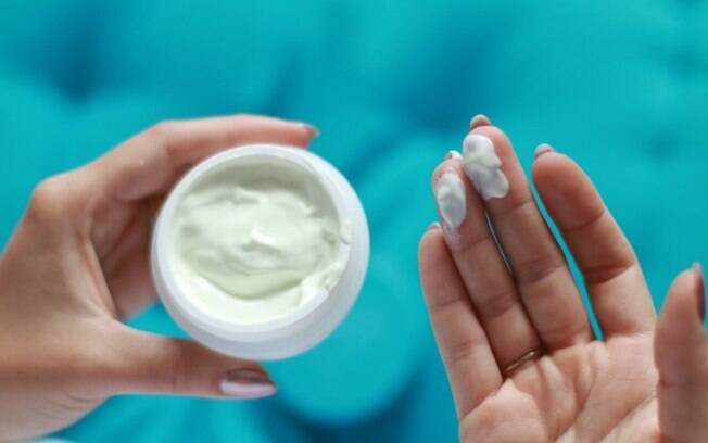 Segundo profissionais, cosméticos oncológicos, específicos para a pele de pessoas com câncer, podem evitar os efeitos