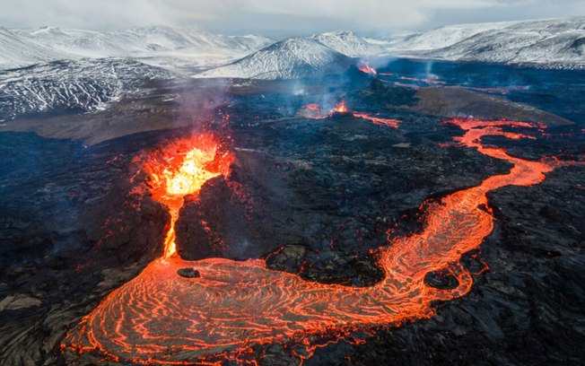 Descubra as maravilhas naturais e culturais da Islândia