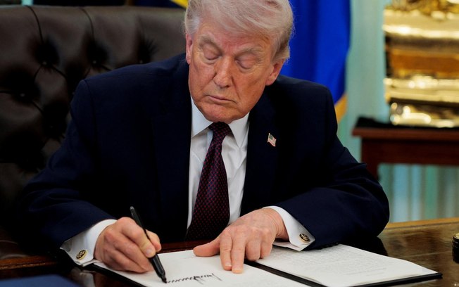 Suprema%20Corte%20barra%20mudan%C3%A7a%20de%20Trump%20no%20voto%20pelo%20correio