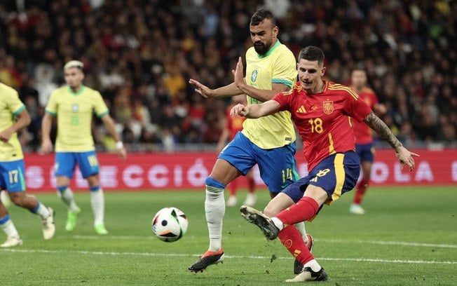 Fabricio Bruno no empate do Brasil por 3 a 3 com a Espanha no segundo jogo sob o comando de Dorival Júnior 