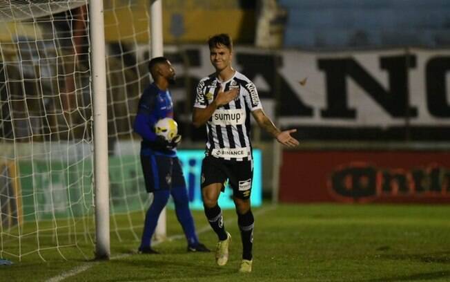 Zanocelo valoriza primeiro gol pelo Santos e agora espera marcar na Vila