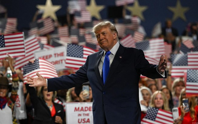 Trump pediu aos eleitores que 'finjam' que seu nome está na cédula nas próximas eleições de meio de mandato