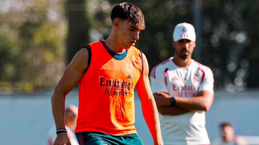 Real Madrid fecha contratação relâmpago de Carlos Espí Real Madrid fecha contratação relâmpago de Carlos Espí