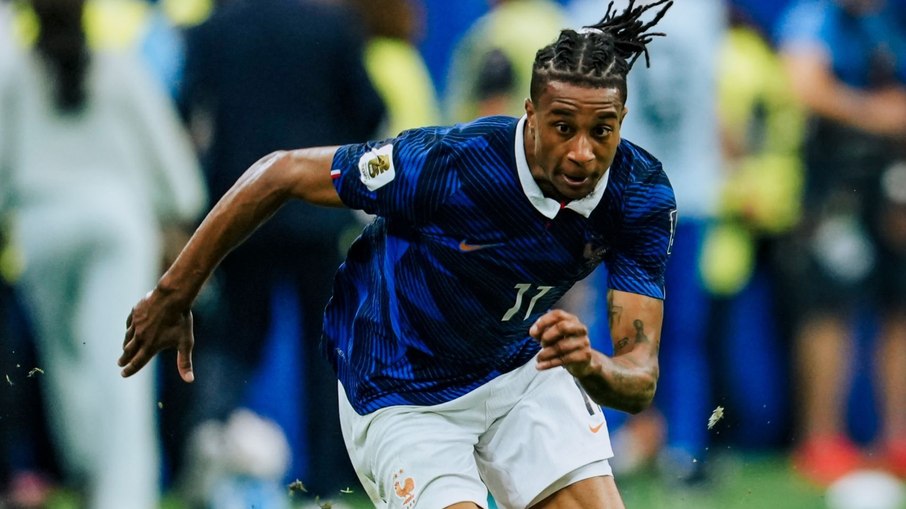 Michael Olise em atividade pela França na Copa do Mundo de 2026