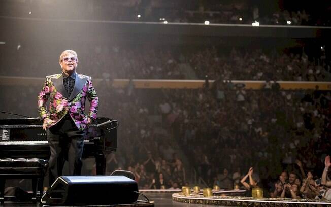 Elton John retomará turnê de despedida na Europa e América do Norte em maio de 2022