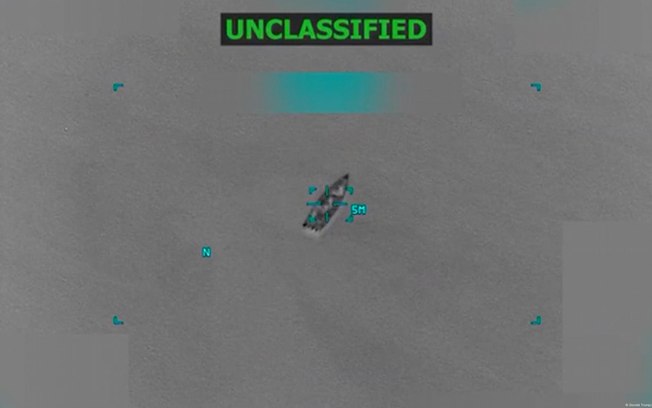 EUA realizaram ataques a pelo menos dez supostas embarcações de tráfico de droga, matando ao menos 43 pessoas EUA realizaram ataques a pelo menos dez supostas embarcações de tráfico de droga, matando ao menos 43 pessoas