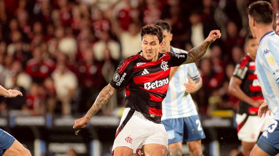 Com fratura no braço, Pedro está fora da semifinal da Libertadores