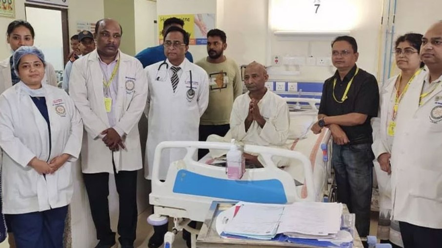Homem teve tumor de 6,8 kg retirado na Índia