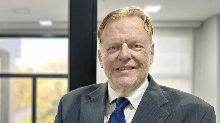 Advogado Júlio Ballerini, especialista em Direito Civil e do Trabalho Advogado Júlio Ballerini, especialista em Direito Civil e do Trabalho