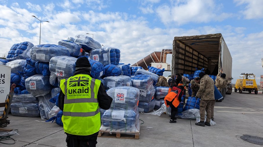 Ajuda do Reino Unido para as pessoas afetadas pelos terremotos na Turquia