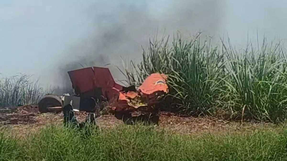 Uma das aeronaves caiu em área desabitada