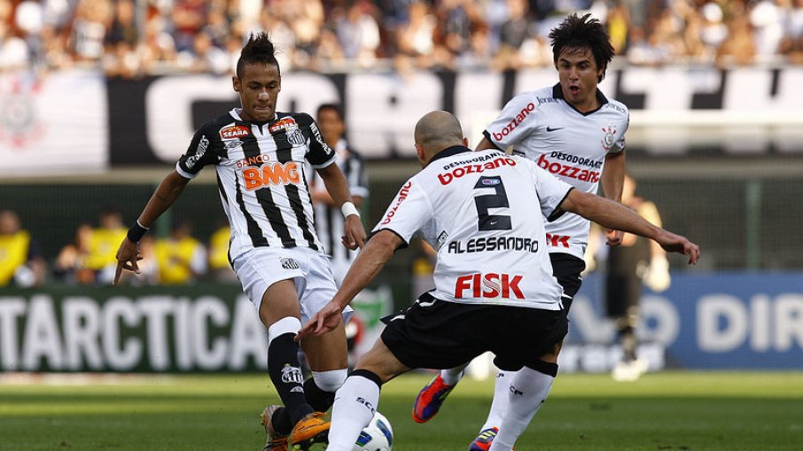 Neymar levou a melhor sobre o Corinthians no Paulistão de 2011 Neymar levou a melhor sobre o Corinthians no Paulistão de 2011