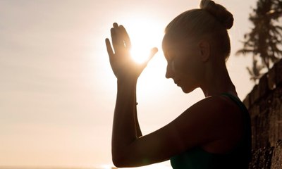 Meditação de limpeza energética: como fazer e para que serve