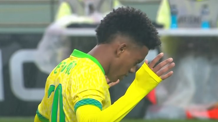 Estêvão aproveita chances, faz 2 e é o artilheiro de Ancelotti