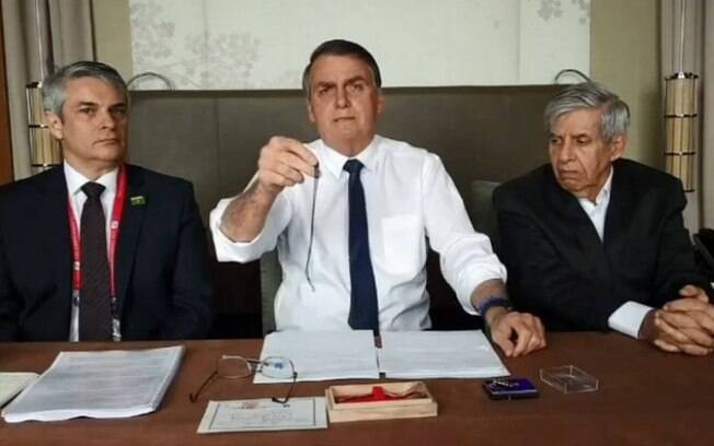 Presidente Jair Bolsonaro exibiu cordão de nióbio durante vídeo transmitido do Japão