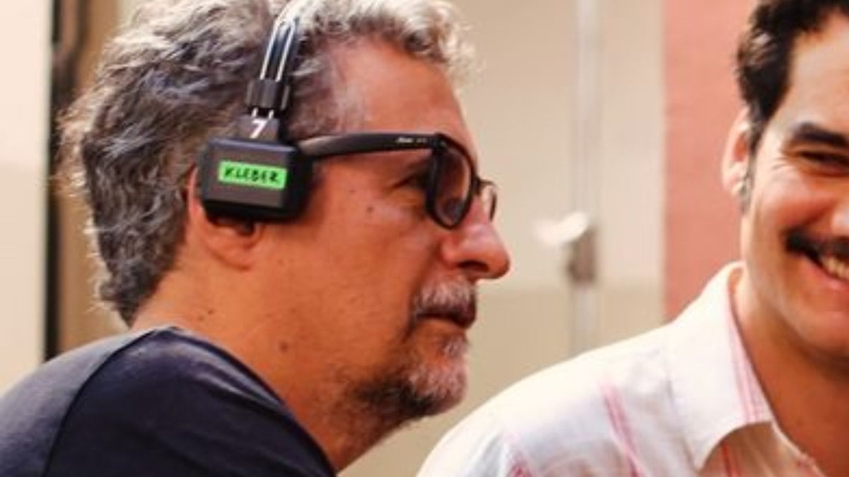 Diretor quebra protocolo e revela visual de Wagner Moura para novo filme