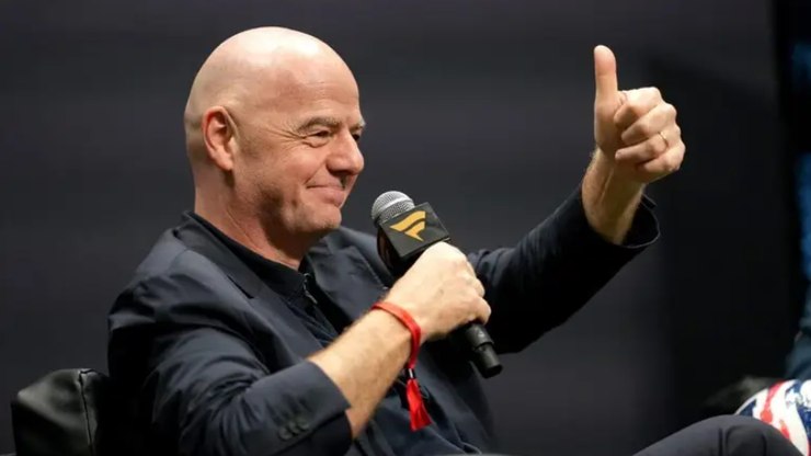 Infantino%20rebate%20cr%C3%ADticas%20ao%20Mundial