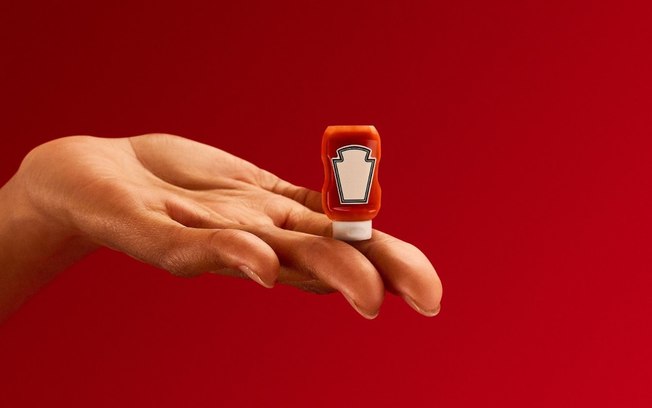 Heinz lança miniatura de ketchup em campanha por emoji e revive nostalgia dos anos 90