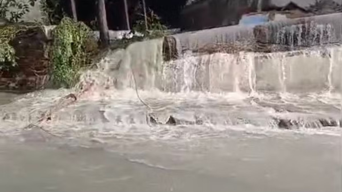 Rompimento de reservatório da Cagepa provoca destruição e deixa uma mulher morta em Campina Grande, no estado da Paraíba. Rompimento de reservatório da Cagepa provoca destruição e deixa uma mulher morta em Campina Grande, no estado da Paraíba.