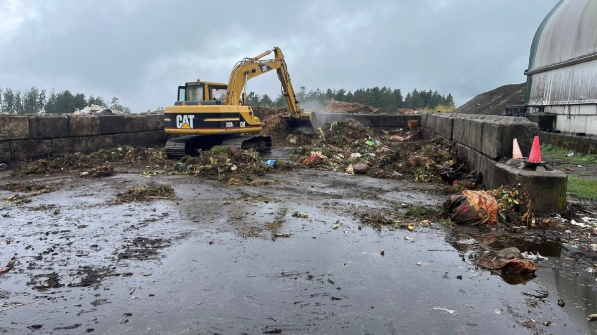 Denny Webster, funcionário do aterro ajudou na busca com uma escavadeira Denny Webster, funcionário do aterro ajudou na busca com uma escavadeira