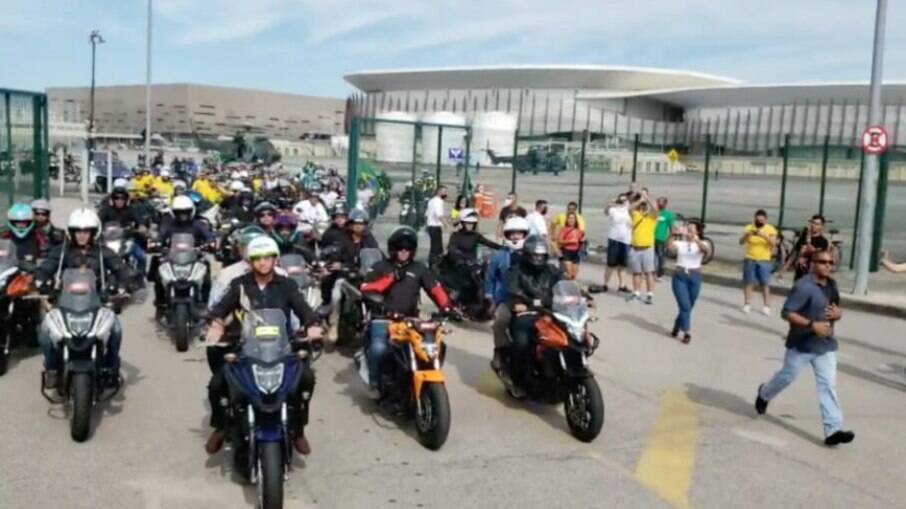 Bolsonaro e motoqueiros podem ser autuados em nove infrações após manifestação