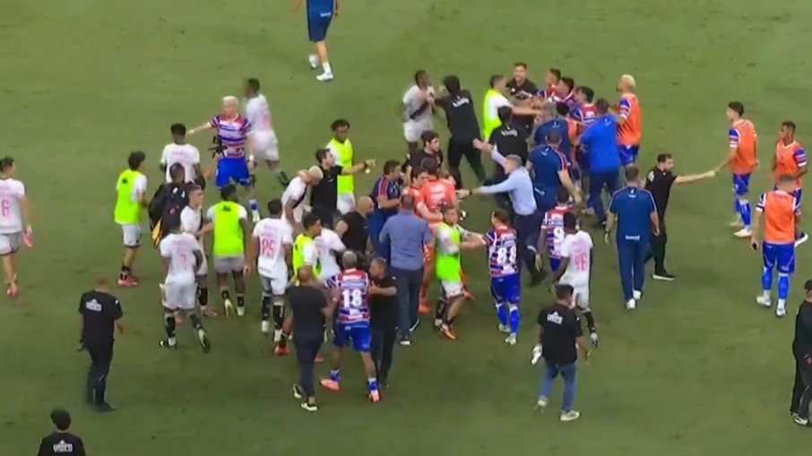 Fortaleza x Vasco termina em briga e empurra-empurra