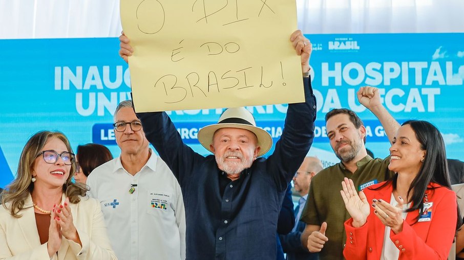 Presidente Lula, sai em defesa do Pix após ameaça de tarifaço