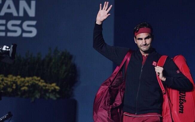 Federer alegou que o calor%2C a umidade e a falta de circulação de ar na quadra afetaram seu desempenho