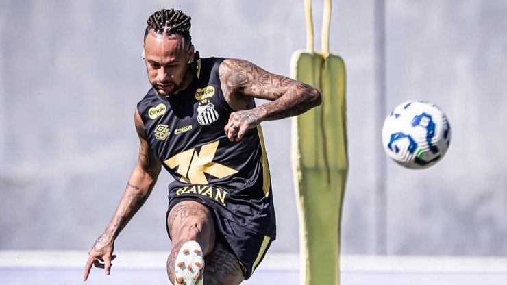 Neymar vai mudar de posição no Santos após retornar de lesão