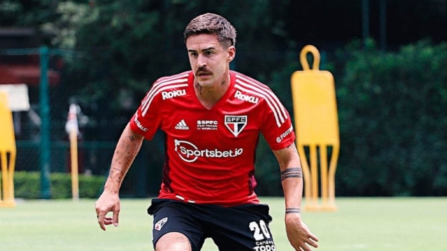 Gabriel Neves revelou que quebrou duas costelas no jogo contra o Palmeiras