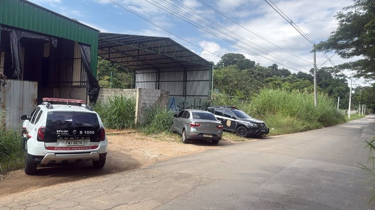 Desmanche de caminhões é descoberto em Vinhedo