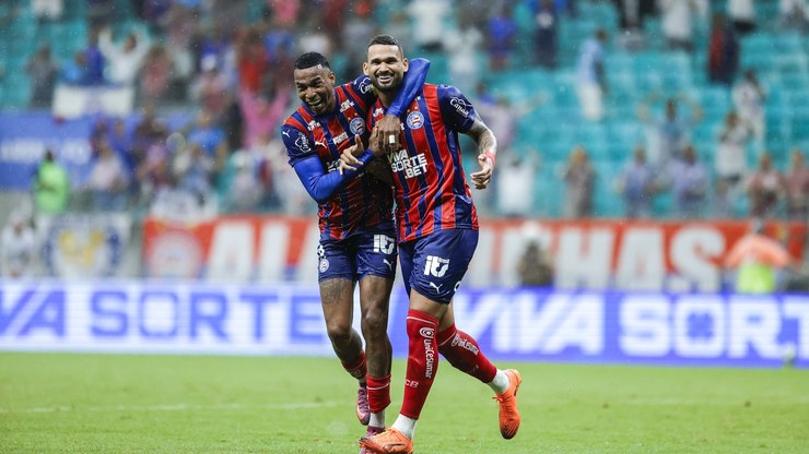 Com gol chorado, Bahia vence Internacional e se aproxima do G4