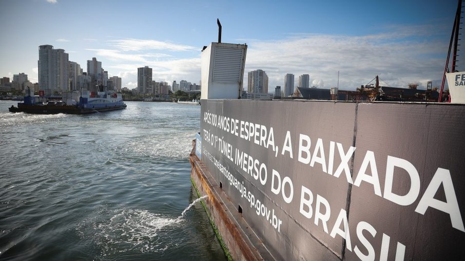 Primeiro túnel submerso do Brasil promete reduzir trajeto de Santos ao Guarujá de uma hora para cinco minutos Primeiro túnel submerso do Brasil promete reduzir trajeto de Santos ao Guarujá de uma hora para cinco minutos