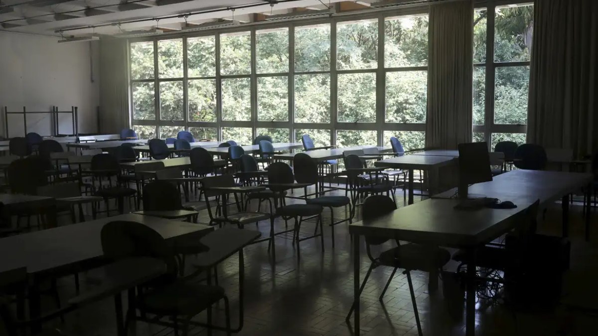 Crime ocorreu dentro de escola estadual Crime ocorreu dentro de escola estadual